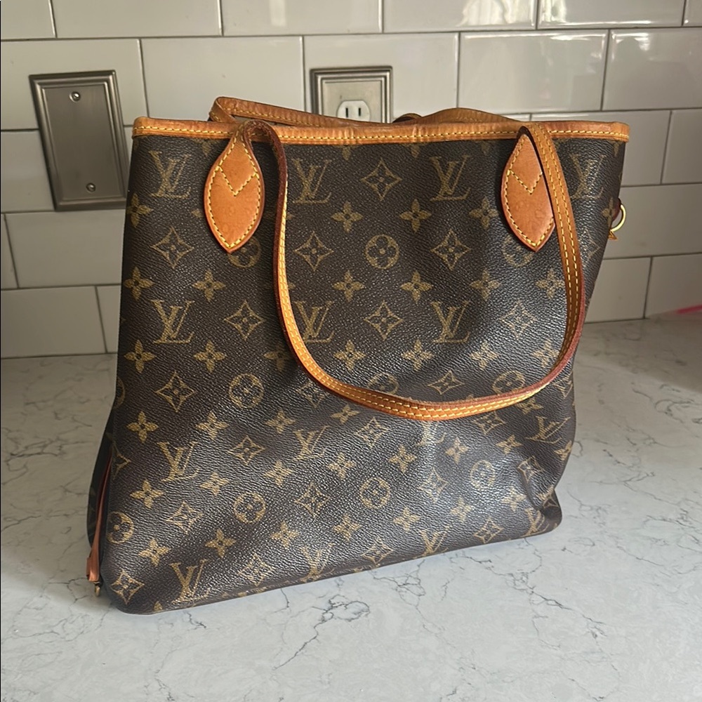 Louis Vuitton Classic Brown Monogram Neverfull Tote